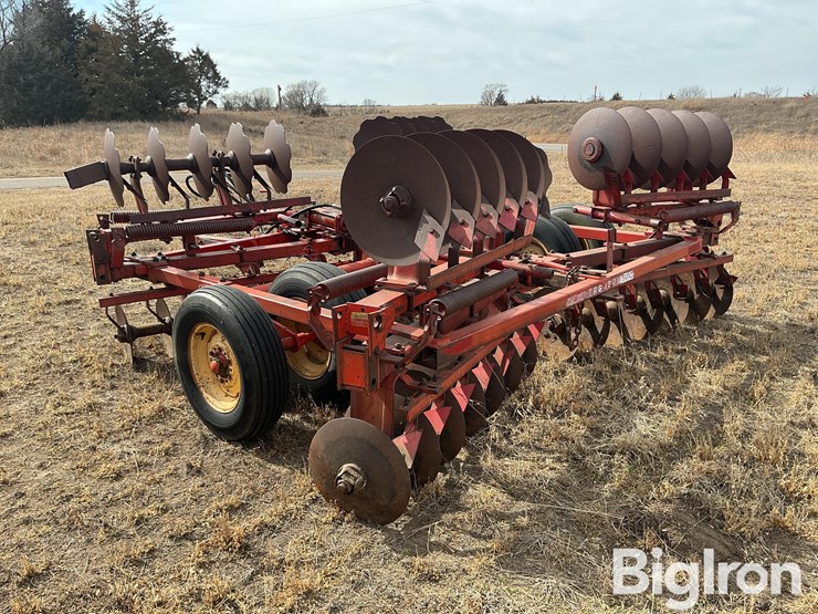 massey-ferguson-520-image-7