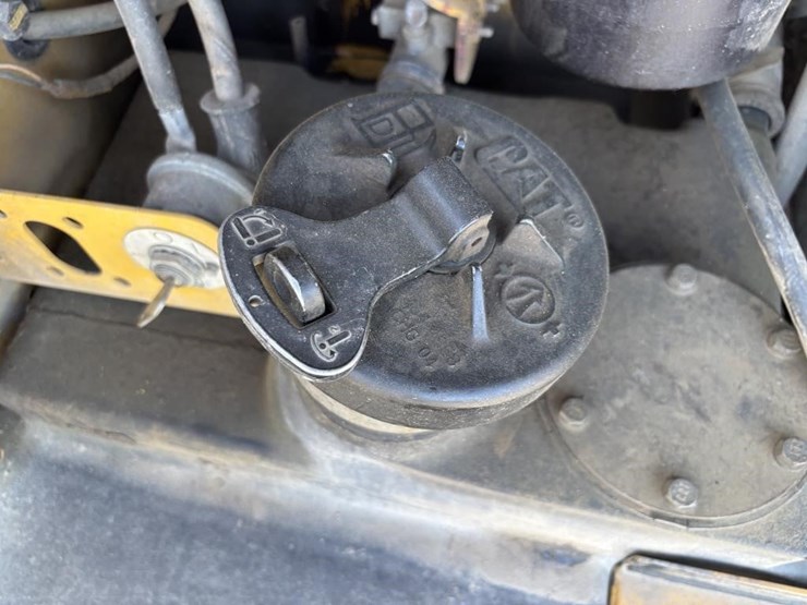 2006-caterpillar-143h-image-67