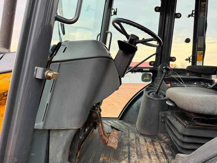 john-deere-410-image-39