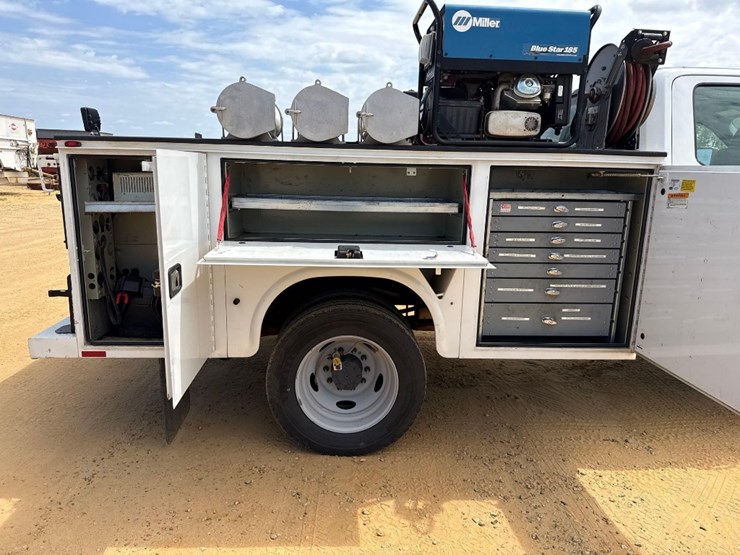 2017-ford-f450-xl-image-13