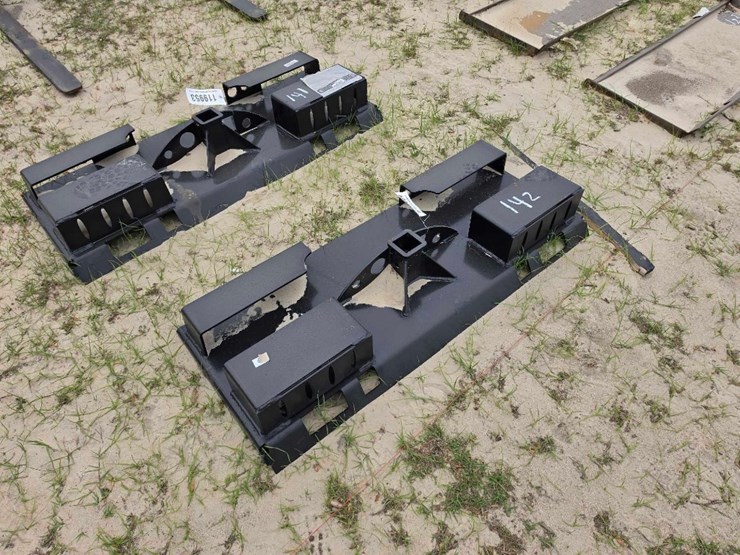 --skid-steer-receiver-hitch-image-4