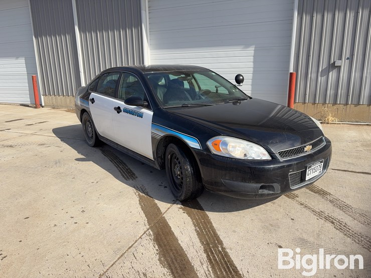 2013-chevrolet-impala-4-door-car-image-3