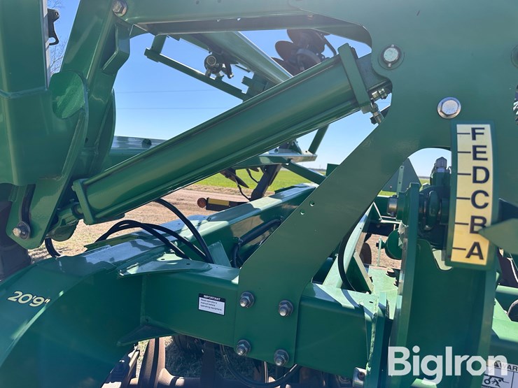 2014-john-deere-2623-image-13