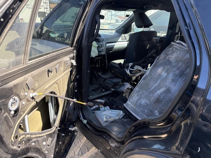 2018-ford-explorer-image-11