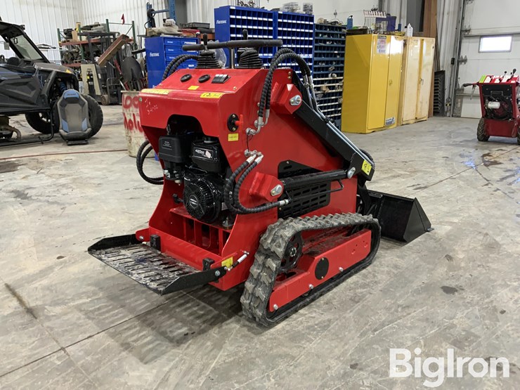 2025-massey-ferguson-730-image-5