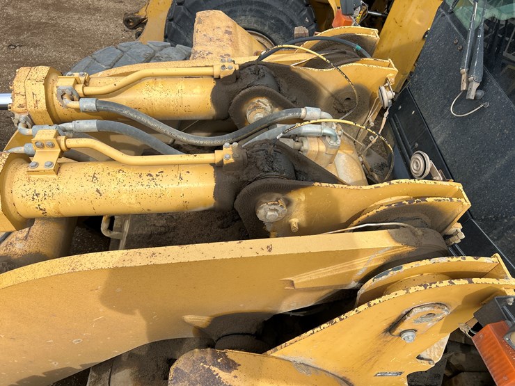 caterpillar-980g-image-17