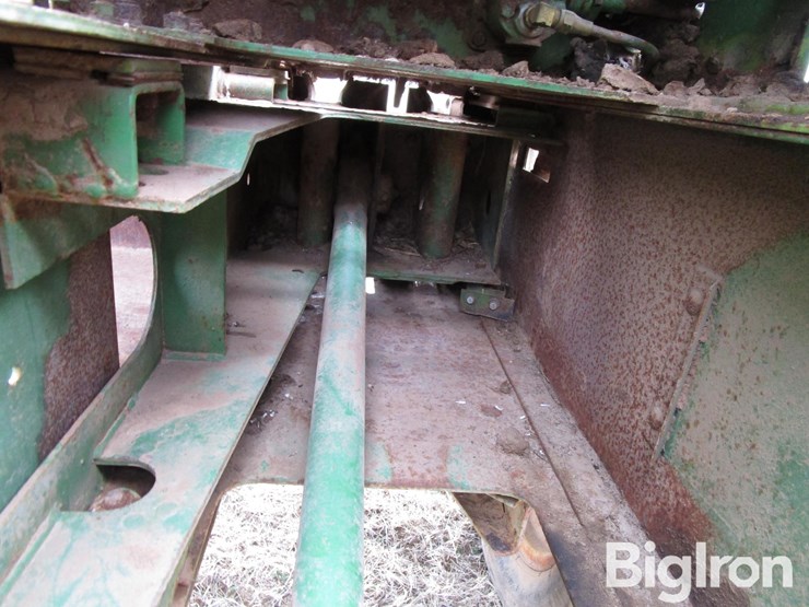 john-deere-224-image-18