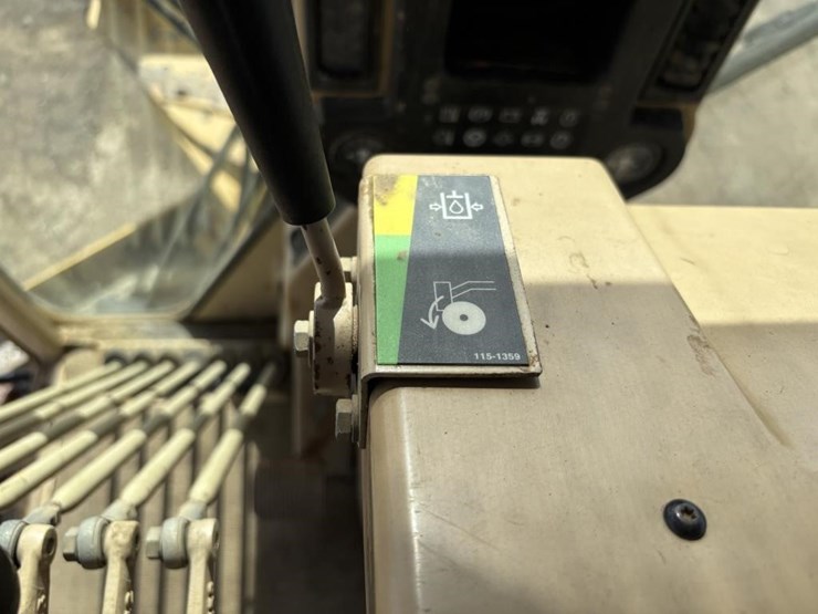 2006-caterpillar-143h-image-48