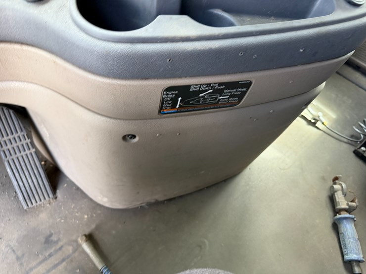 2018-freightliner-122sd-image-78