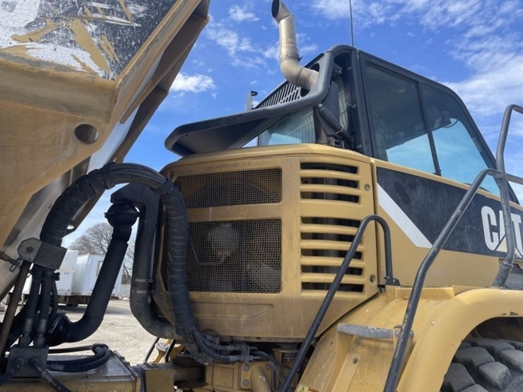 caterpillar-730-image-14