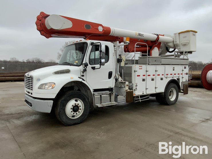 2016-freightliner-m2-106-image-9