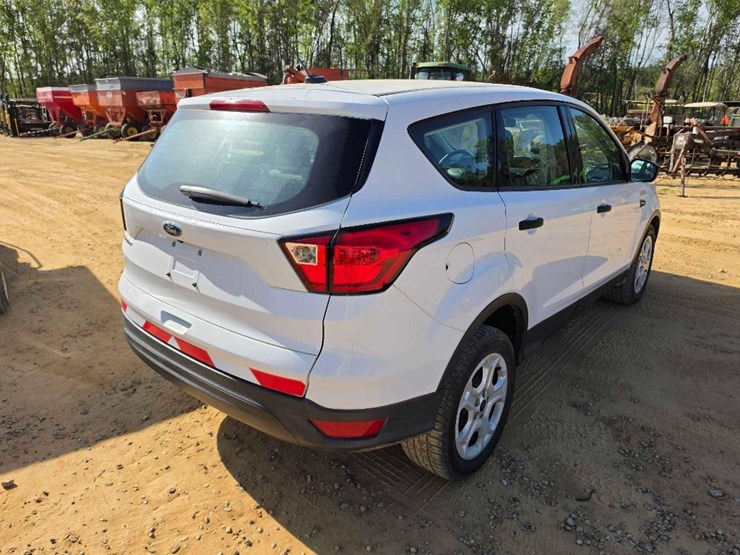 2019-ford-escape-image-3
