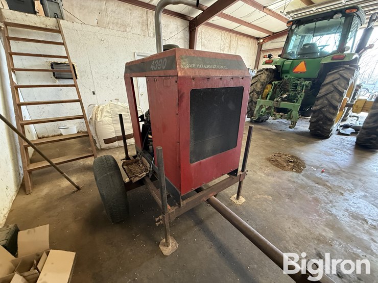 case-ih-4390-image-3