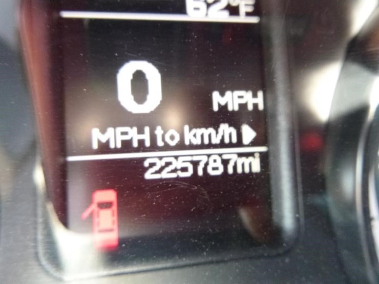 2014-dodge-1500-image-30