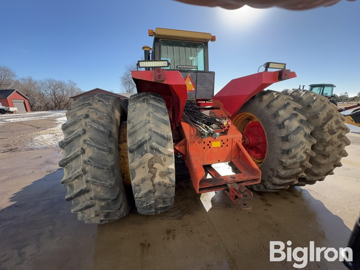 1982-versatile-835-image-6