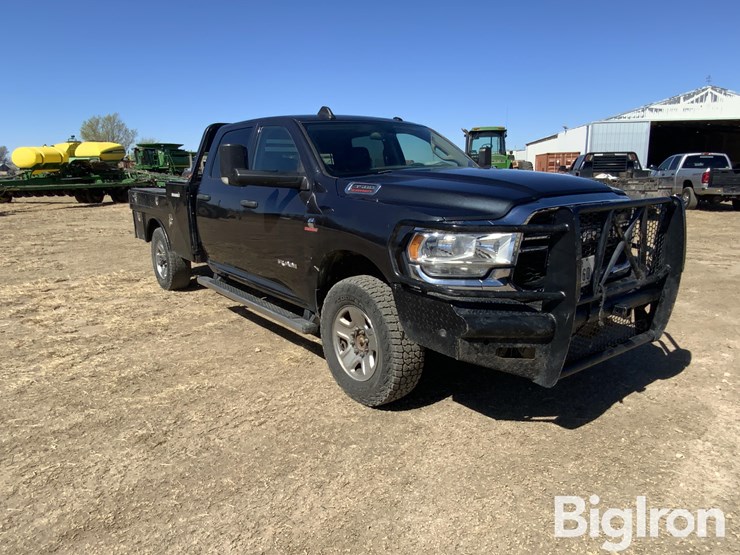 2019-dodge-3500-image-3