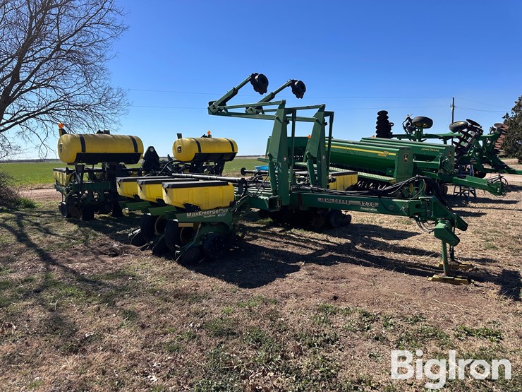 2000-john-deere-1770-image-3