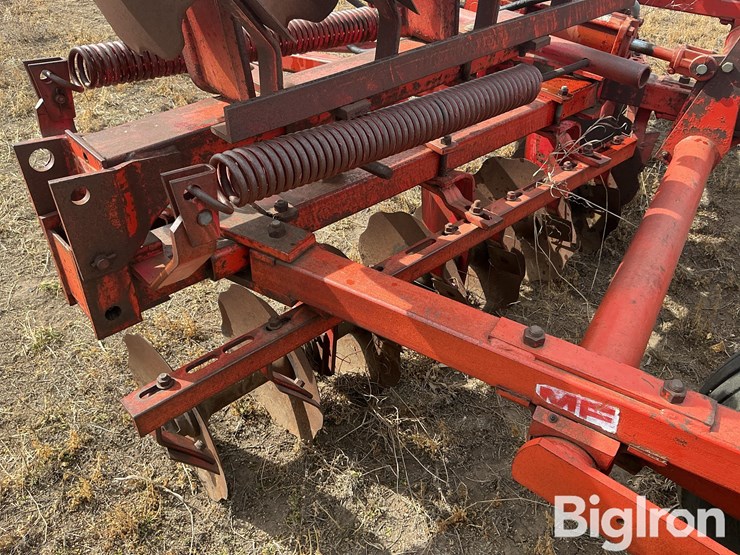 massey-ferguson-520-image-17