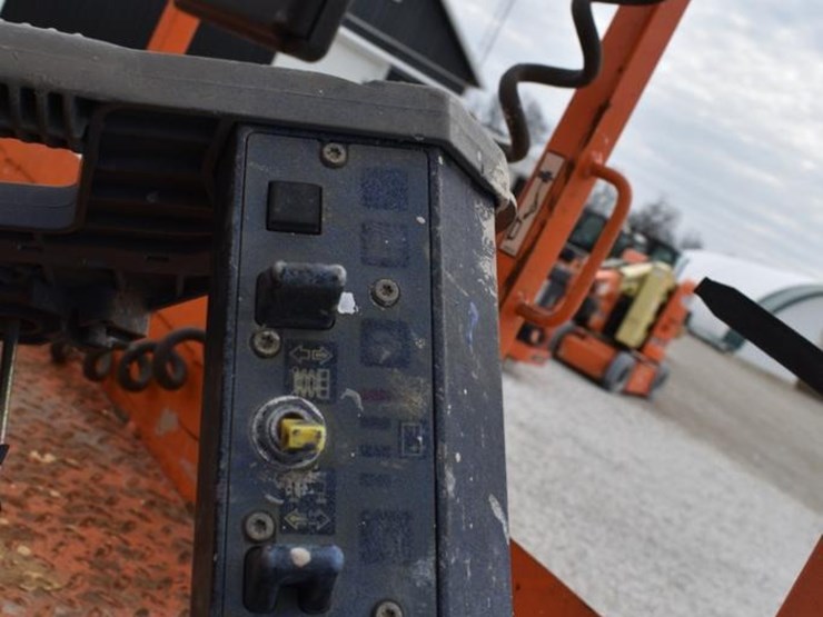 2015-jlg-2646es-image-16