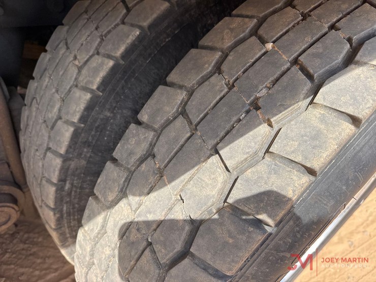 2001-mack-ch613-image-20