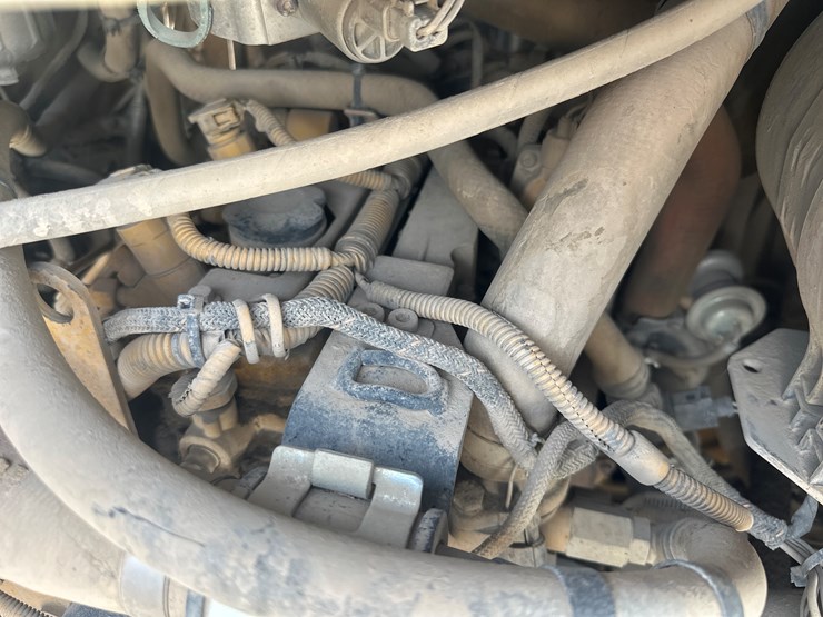 2017-caterpillar-239d-image-41