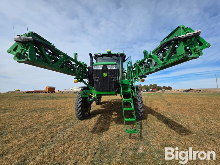 2022-john-deere-410r-image-2