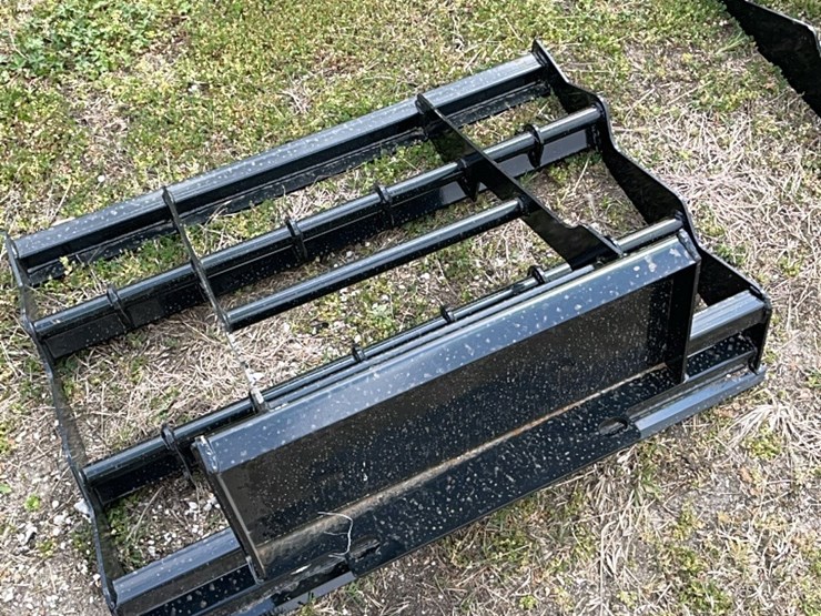 mini-skid-steer-land-leveler-image-2