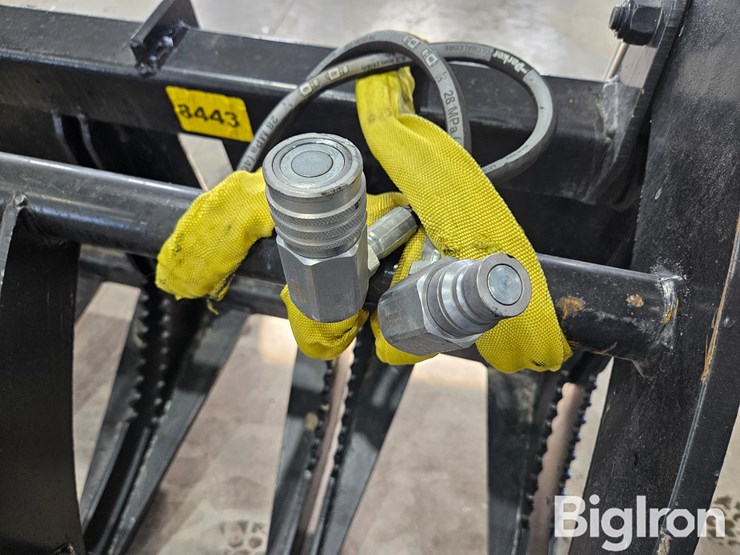 2025-massey-ferguson-730-image-11