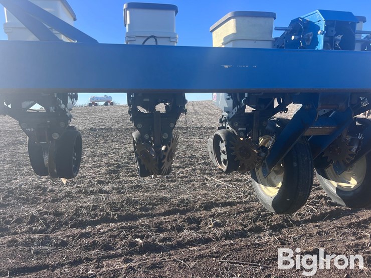 2005-kinze-3600-image-13