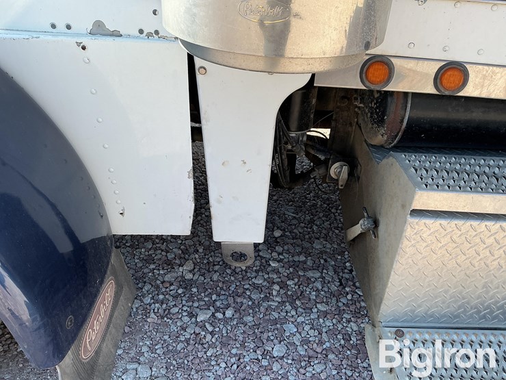 2000-peterbilt-379-image-20