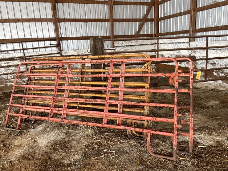 #2354-•-(6)-metal-gates-image-2