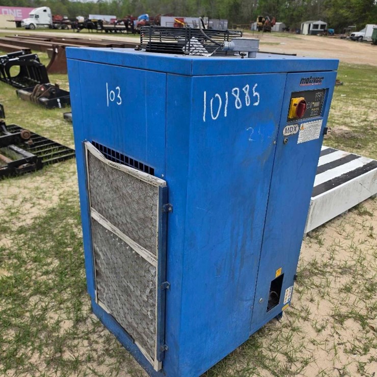 103 - MOTIVAIR SCREW COMPRESSOR
