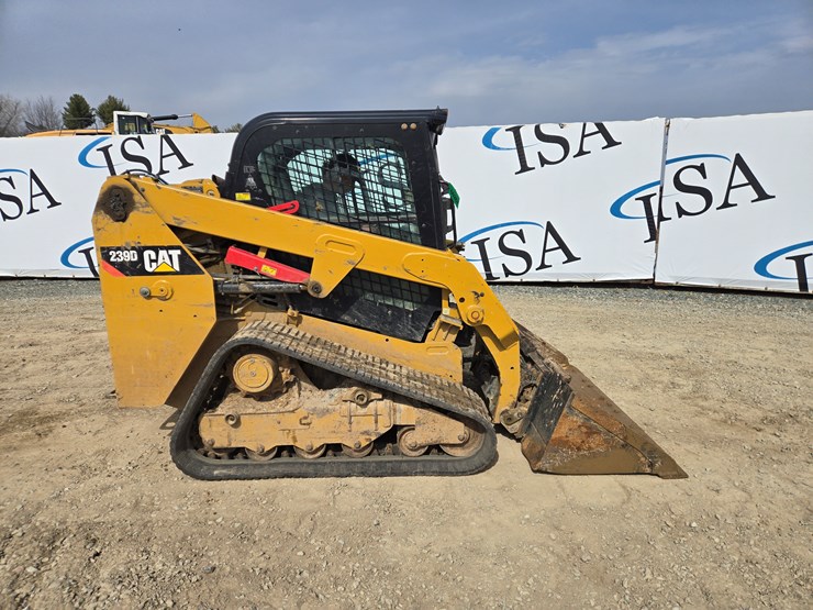 2019-caterpillar-239d-image-6