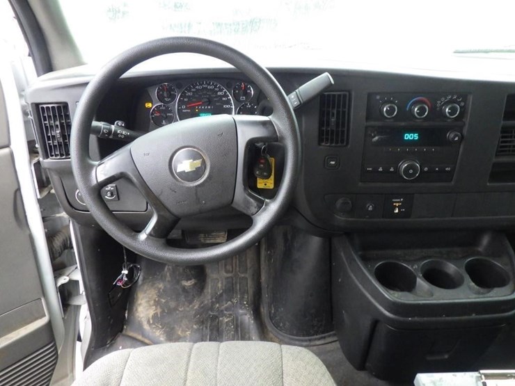 2014-chevrolet-express-2500-image-9