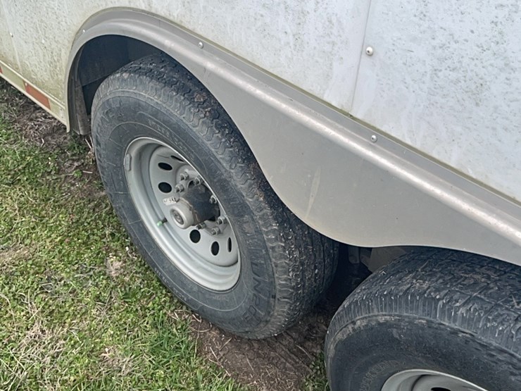 2020-20x8-covered-wagon-enclosed-trailer-let-down-back-door-side-door-image-9