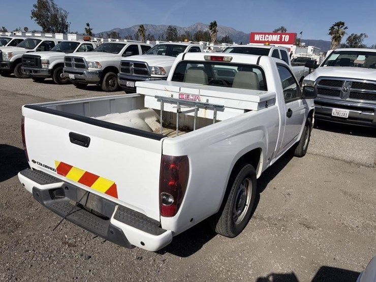 2011-chevrolet-colorado-image-3