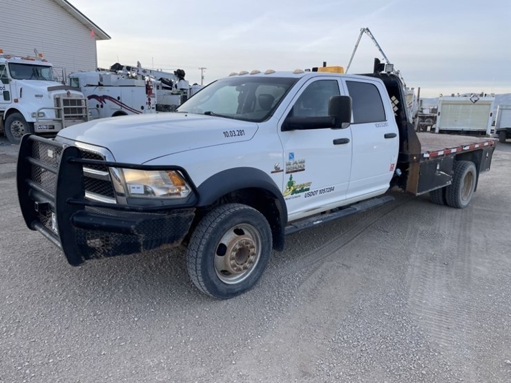 2014-ram-5500-crew-cab-4x4-flatbed-truck-image-1