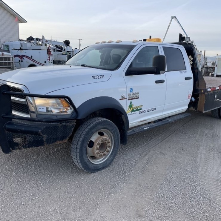 2014 Ram 5500 Crew Cab 4X4 Flatbed Truck
