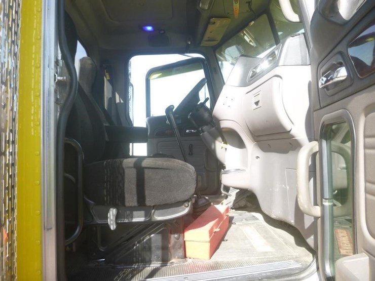 2014-peterbilt-388-image-18