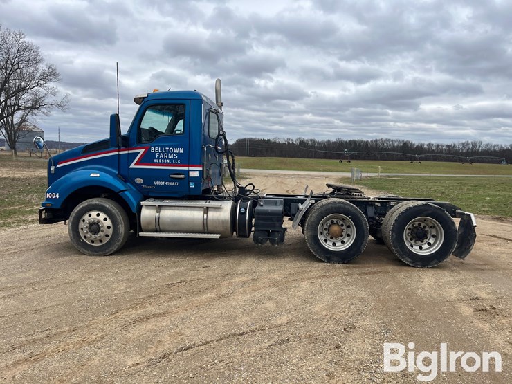 2017-kenworth-t880-image-8