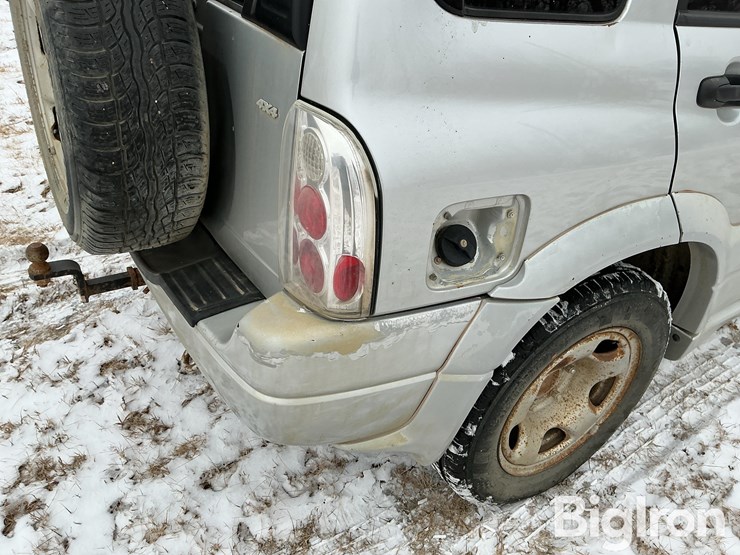 2002-suzuki-grand-vitara-image-15