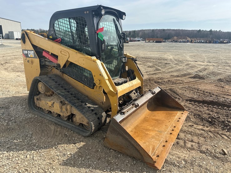 2017-caterpillar-239d-image-7