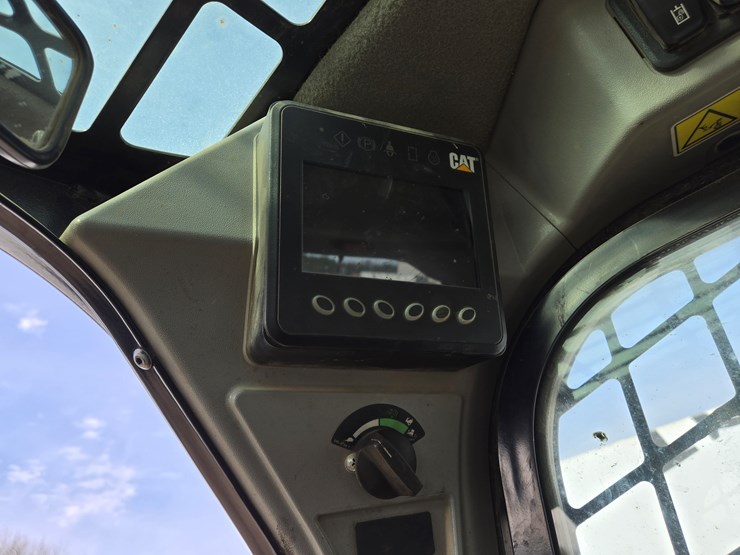 2019-caterpillar-259d3-image-43