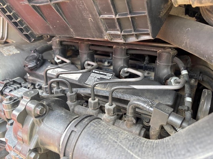 2021-bobcat-t450-image-39