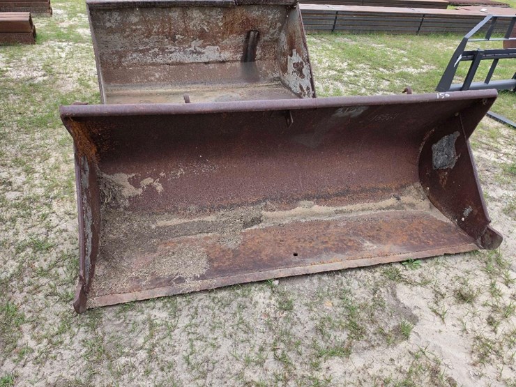 --6'-loader-dirt-bucket-image-5