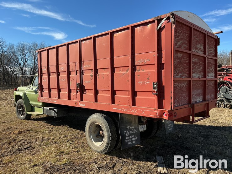 1974-ford-f700-image-7