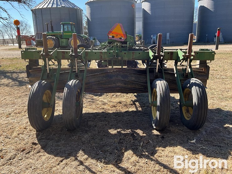 john-deere-7000-image-6