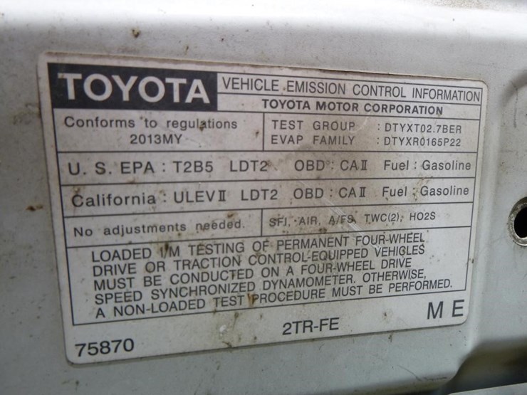 2013-toyota-tacoma-image-26