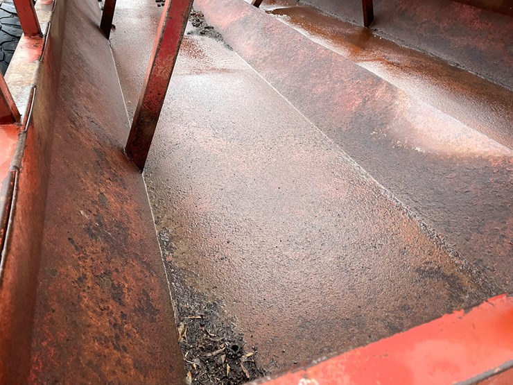 #118-•-h&s-20'-feeder-wagon-image-6