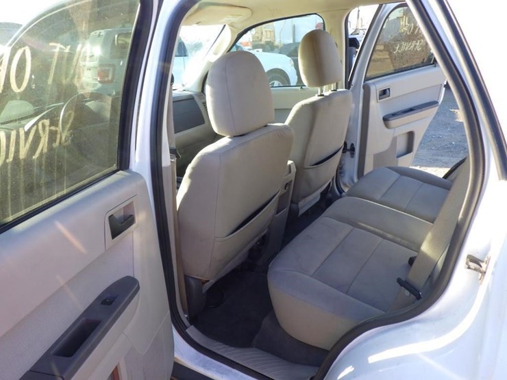 2011-ford-escape-image-7